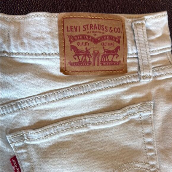 Levi's Light Denim Jean Shorts High-Waisted Cut Off size 28 - Picture 2 of 7